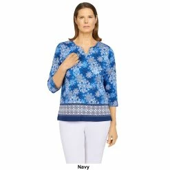 Best Sale 😉 Alfred-Dunner Tops 👩 Womens Alfred Dunner Classics Snowflake Border Holiday Blouse ✨ -Alfred Dunner Store Online Shop unnamed file 875